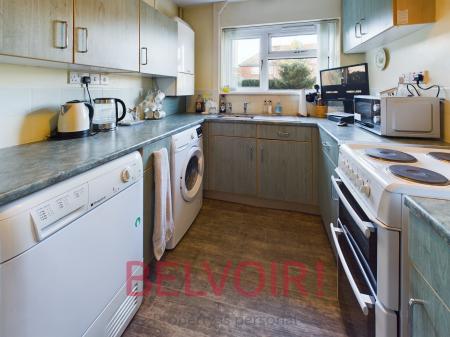 2 bedroom Flat to let in Blurton Road, Blurton, Stoke-on-Trent, ST3