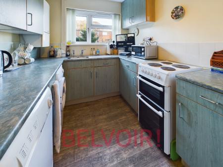 2 bedroom Flat to let in Blurton Road, Blurton, Stoke-on-Trent, ST3