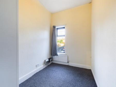 2 bedroom Flat to let in London Road, Newcastle-under-Lyme, ST5
