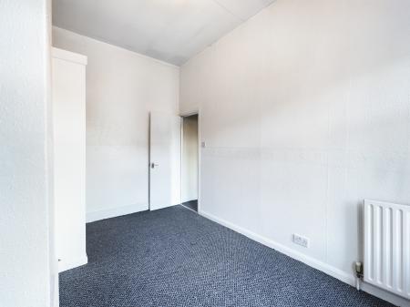 2 bedroom Flat to let in London Road, Newcastle-under-Lyme, ST5