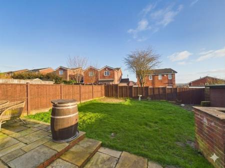 4 bedroom Semi-detached house for sale in Cheltenham Grove, Stoke-on-Trent, ST1
