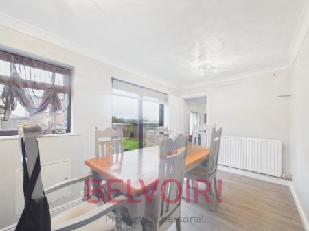 4 bedroom Semi-detached house for sale in Cheltenham Grove, Stoke-on-Trent, ST1