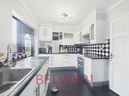 4 bedroom Semi-detached house for sale in Cheltenham Grove, Stoke-on-Trent, ST1