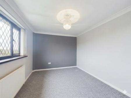 4 bedroom Semi-detached house for sale in Cheltenham Grove, Stoke-on-Trent, ST1