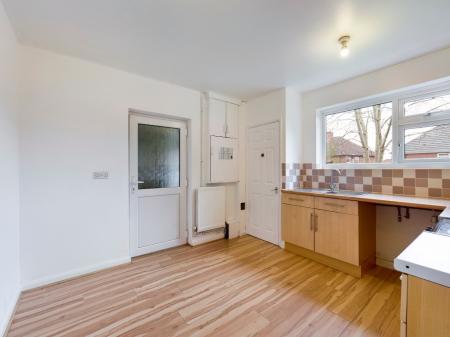 3 bedroom Semi-detached house to let in Little Cliff Road, Blurton, Stoke-on-Trent, ST3