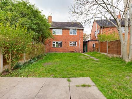 3 bedroom Semi-detached house to let in Little Cliff Road, Blurton, Stoke-on-Trent, ST3