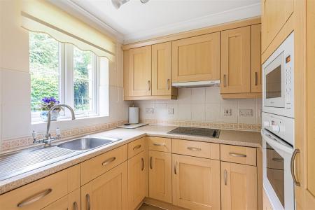 1 bedroom Ground floor flat to let in Mill Street, Wantage, OX12