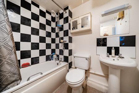1 bedroom Flat to let in Post Office Lane, Wantage, OX12