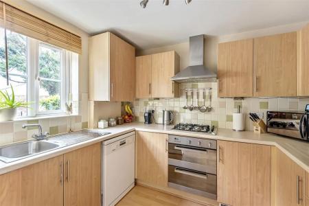 2 bedroom Terraced House to let in Weaver Row, Garston Lane, Wantage, OX12