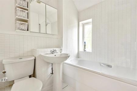 2 bedroom Terraced House to let in Weaver Row, Garston Lane, Wantage, OX12