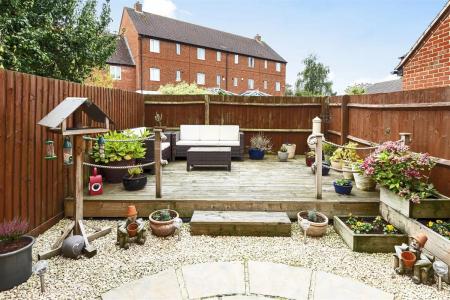 2 bedroom Terraced House to let in Weaver Row, Garston Lane, Wantage, OX12