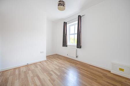 2 bedroom Flat to let in Mill Street, Wantage, OX12