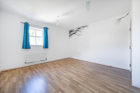 2 bedroom Flat to let in Mill Street, Wantage, OX12