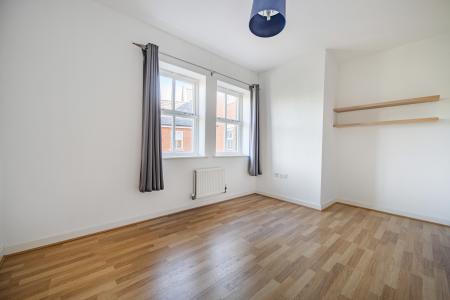 2 bedroom Flat to let in Mill Street, Wantage, OX12