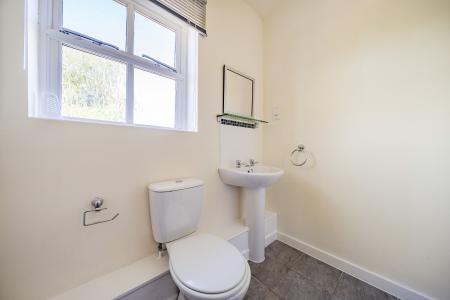 2 bedroom Flat to let in Mill Street, Wantage, OX12