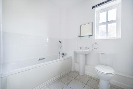 2 bedroom Flat to let in Mill Street, Wantage, OX12
