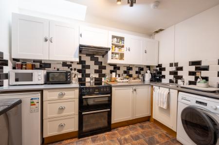 2 bedroom Maisonette to let in Post Office Lane, Wantage, OX12