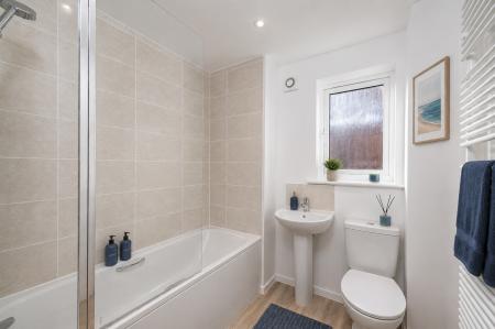 3 bedroom Semi-detached house to let in Bristol Drive, Grove, OX12