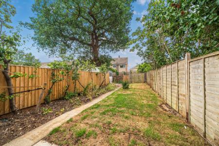 3 bedroom Terraced House to let in Hunters Field, Stanford In The Vale, SN7