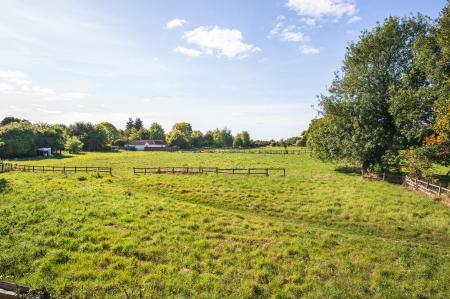 4 bedroom Semi-detached house to let in Dog Lane, Childrey, OX12