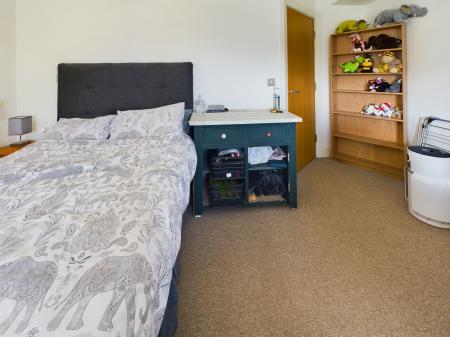 2 bedroom Flat for sale in Barton Court, Central Way, Warrington, WA2