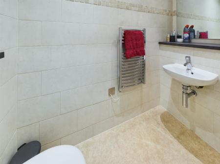 2 bedroom Flat for sale in Barton Court, Central Way, Warrington, WA2