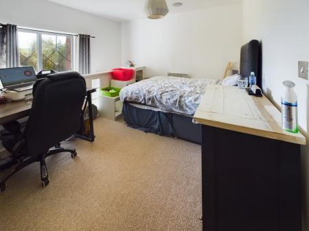 2 bedroom Flat for sale in Barton Court, Central Way, Warrington, WA2