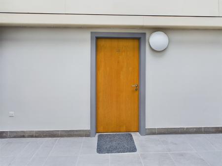 2 bedroom Flat for sale in Barton Court, Central Way, Warrington, WA2