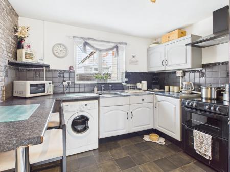 3 bedroom Terraced House for sale in Grasmere Avenue, Warrington, WA2