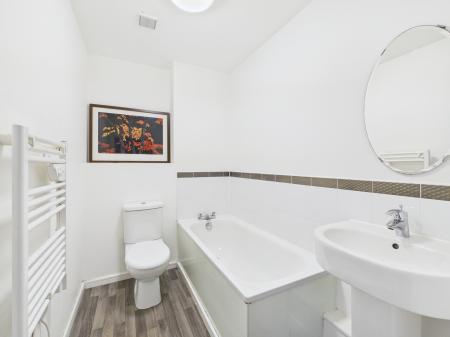 2 bedroom Flat for sale in Greenings Court, Warrington, WA2