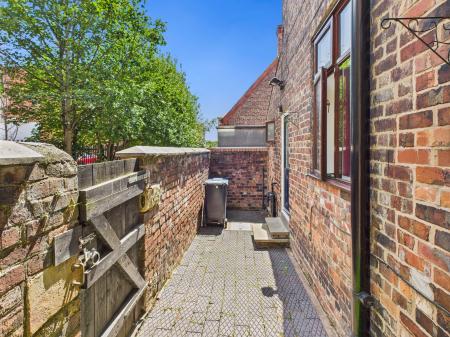 3 bedroom Terraced House for sale in Hanover Street, Warrington, WA1