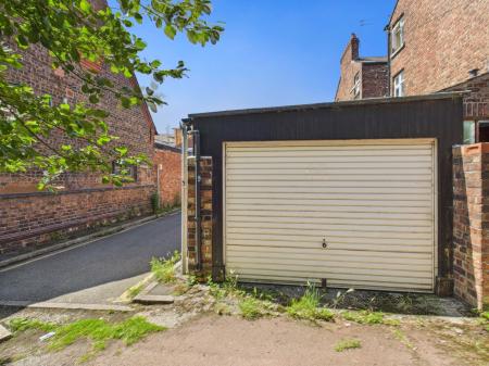 3 bedroom Terraced House for sale in Hanover Street, Warrington, WA1