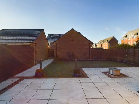 5 bedroom Detached house for sale in Jefferson Drive, Great Sankey, Warrington, WA5