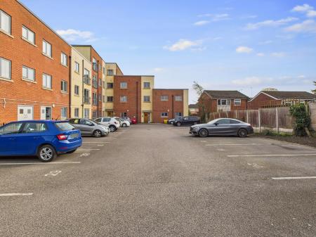 3 bedroom Flat for sale in Whitecross Court, Borron Road, Newton-le-Willows, WA12