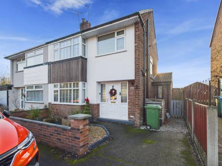 3 bedroom Semi-detached house for sale in Warrington Road, Penketh, Warrington, WA5
