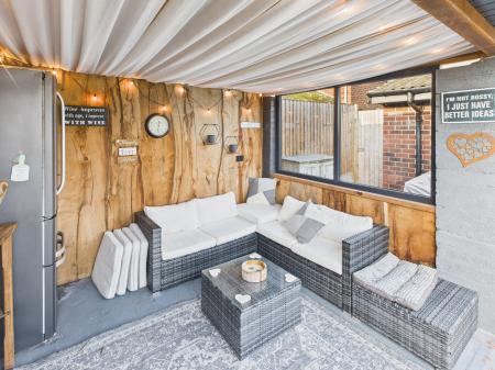 3 bedroom Semi-detached house for sale in Warrington Road, Penketh, Warrington, WA5