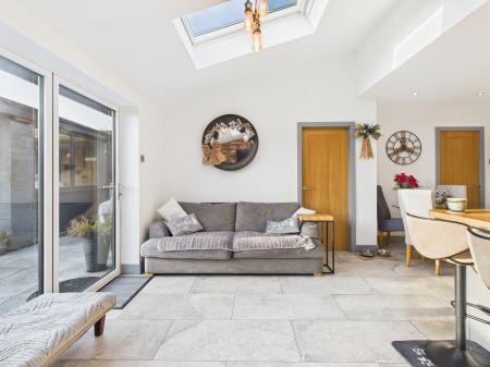 3 bedroom Semi-detached house for sale in Warrington Road, Penketh, Warrington, WA5