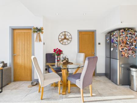 3 bedroom Semi-detached house for sale in Warrington Road, Penketh, Warrington, WA5