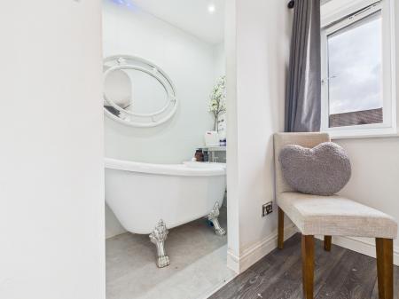 3 bedroom Detached house for sale in Tunbridge Close, Great Sankey, Warrington, WA5