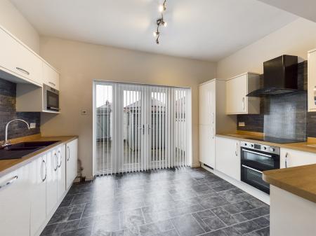 3 bedroom Terraced House for sale in Hallfields Road, Warrington, WA2