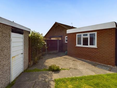 2 bedroom Bungalow to let in Wilmslow Crescent, Thelwall, WA4