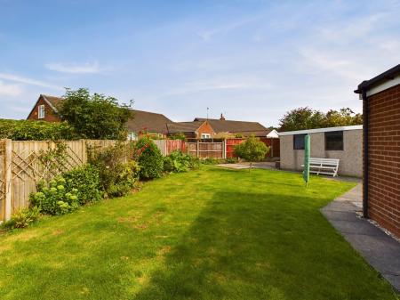 2 bedroom Bungalow to let in Wilmslow Crescent, Thelwall, WA4