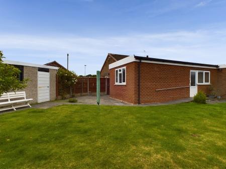2 bedroom Bungalow to let in Wilmslow Crescent, Thelwall, WA4