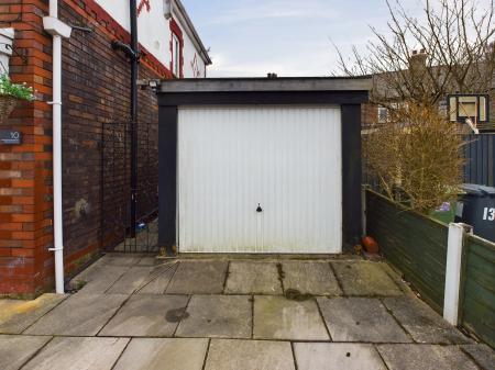 3 bedroom Semi-detached house for sale in Stuart Drive, Stockton Heath, Warrington, WA4