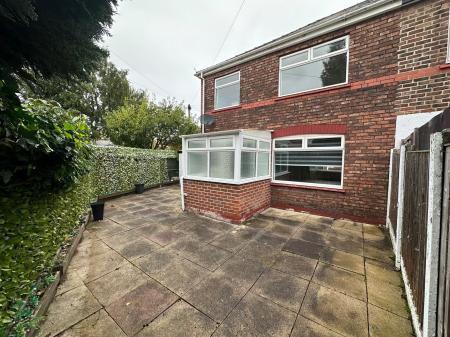 3 bedroom Semi-detached house for sale in Stuart Drive, Stockton Heath, Warrington, WA4