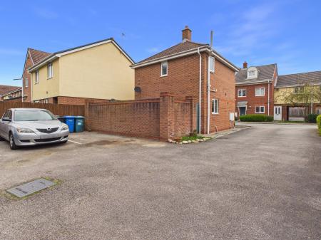 2 bedroom Detached house for sale in Berkeley Close, Warrington, WA5