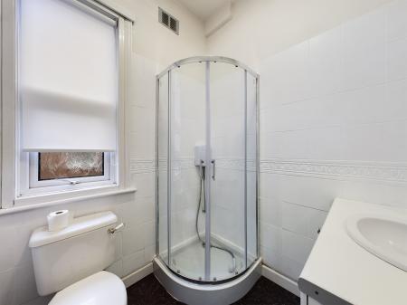 3 bedroom Terraced House to let in Hallfields Road, Warrington, WA2