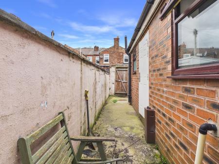 2 bedroom Terraced House for sale in Wilkinson Street, Warrington, WA2