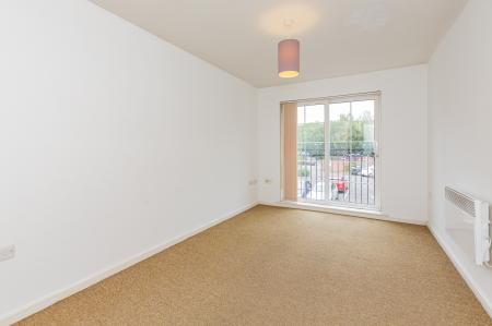 2 bedroom Flat to let in Greenings Court, Carrington Park, Warrington, WA2