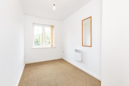 2 bedroom Flat to let in Greenings Court, Carrington Park, Warrington, WA2